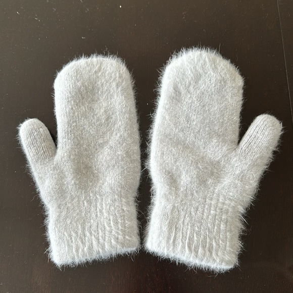Anthropologie Light Blue Angora Mittens - Picture 4 of 6